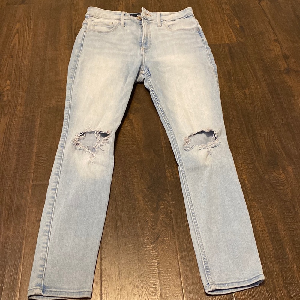 Hollister curvy high rise super skinny jeans 7S width 28, length 26